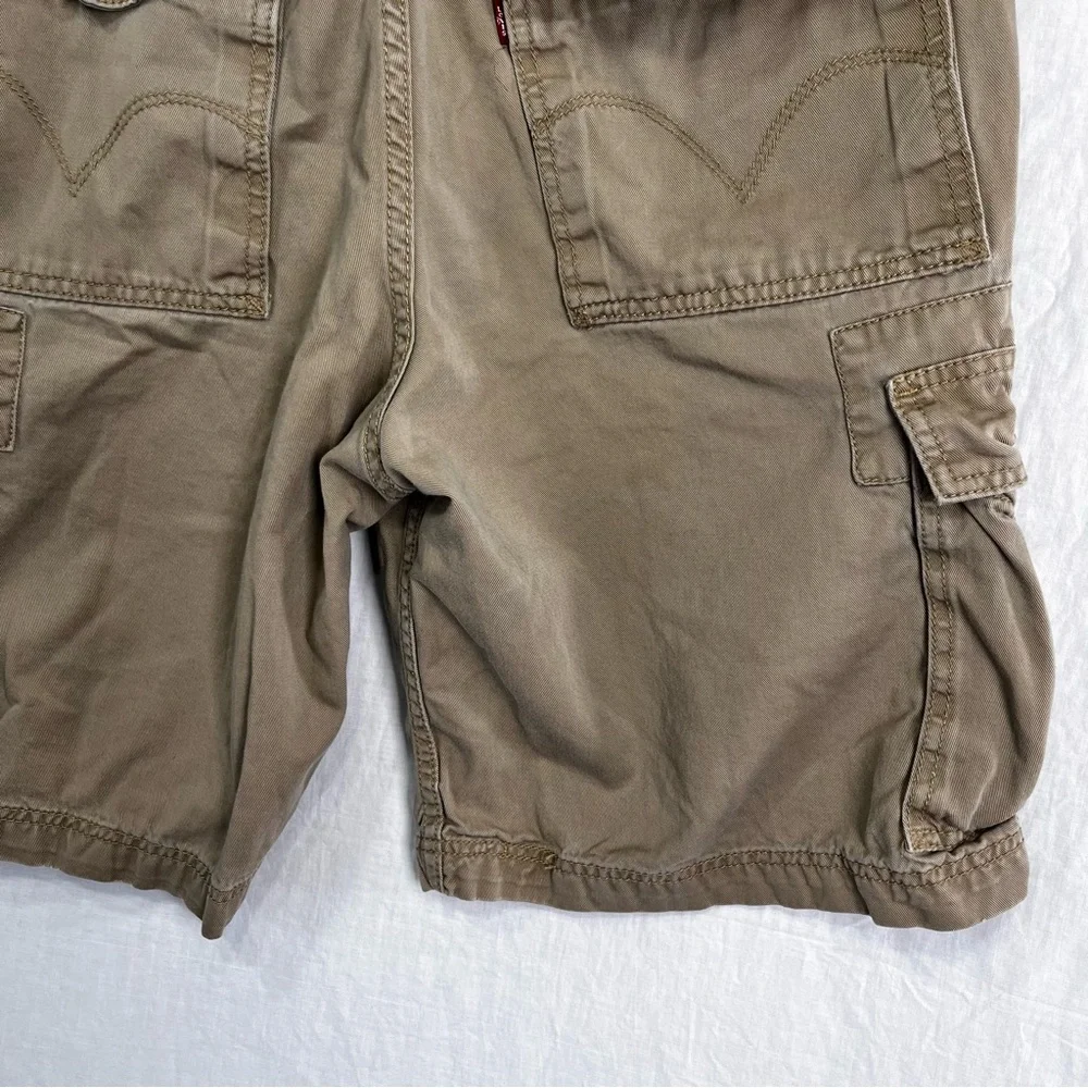 Y2K Vintage Levis Cargo Shorts Men 33x10 Beige Khaki Cotton Grunge Skate Utility